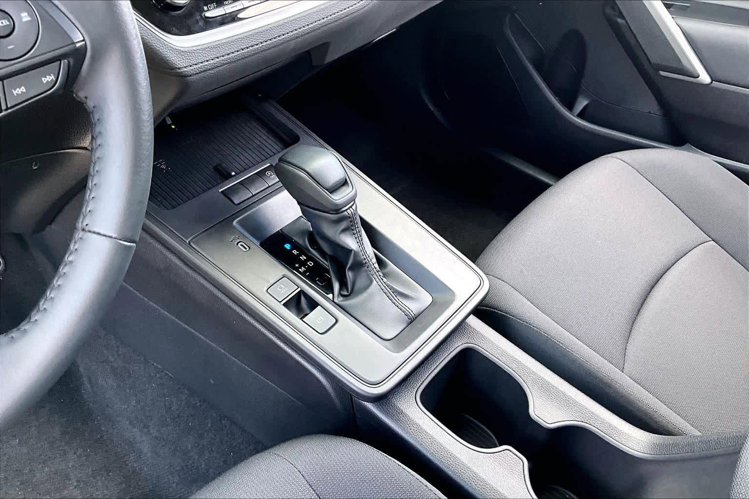 Used 2026 Toyota Corolla Cross LE FWD image 16