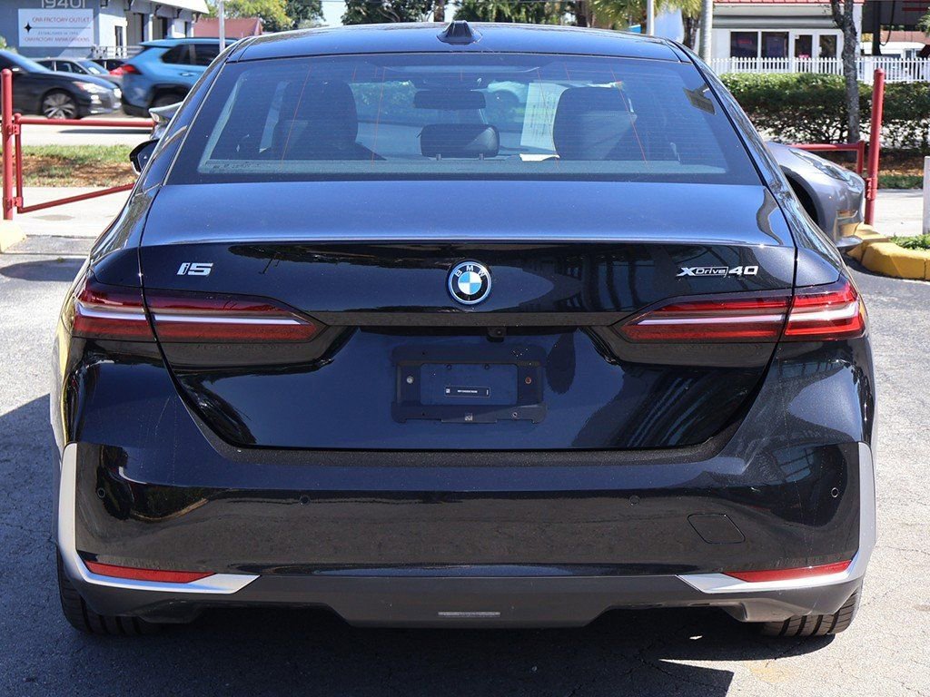 Used 2025 BMW i5 xDrive40 w/ Premium Package AWD/4WD image 14