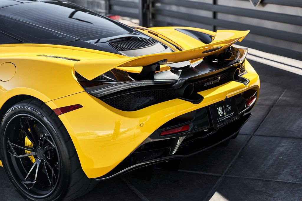 Used 2019 McLaren 720S RWD image 14