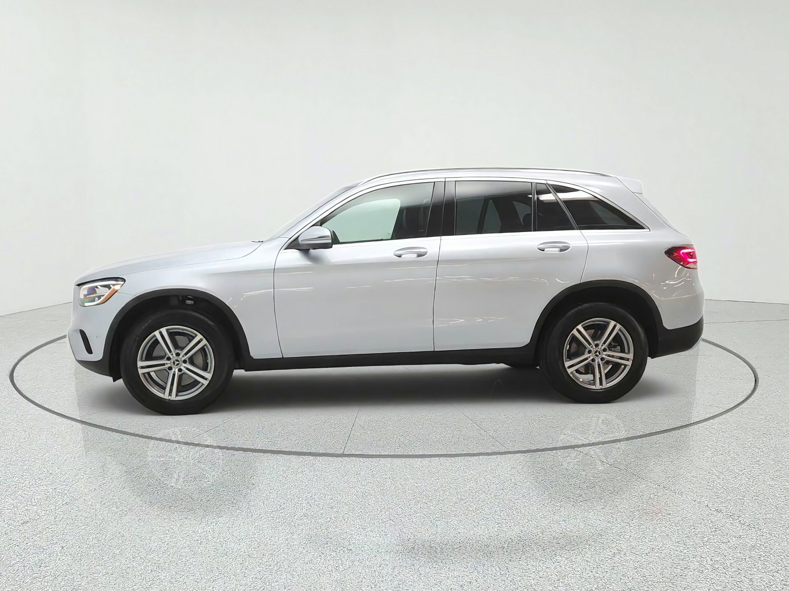 Used 2022 Mercedes-Benz GLC 300 w/ Premium Package Lite image 8