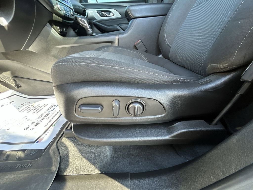 Used 2023 Chevrolet Traverse LT AWD/4WD image 18