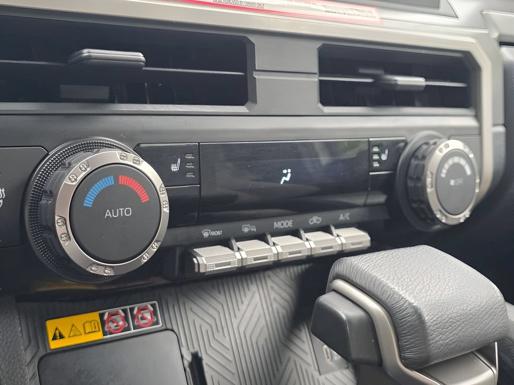 Used 2024 Toyota Tacoma SR5 AWD/4WD image 23