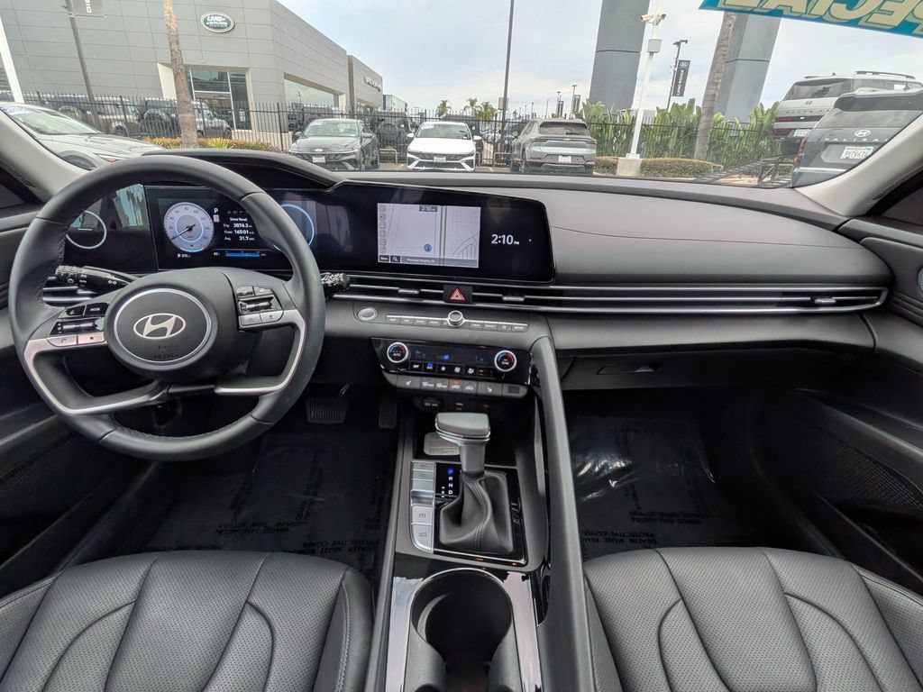 Certified 2026 Hyundai Elantra Limited FWD image 28
