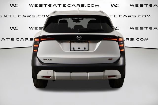 Used 2025 Nissan Kicks SR FWD image 4