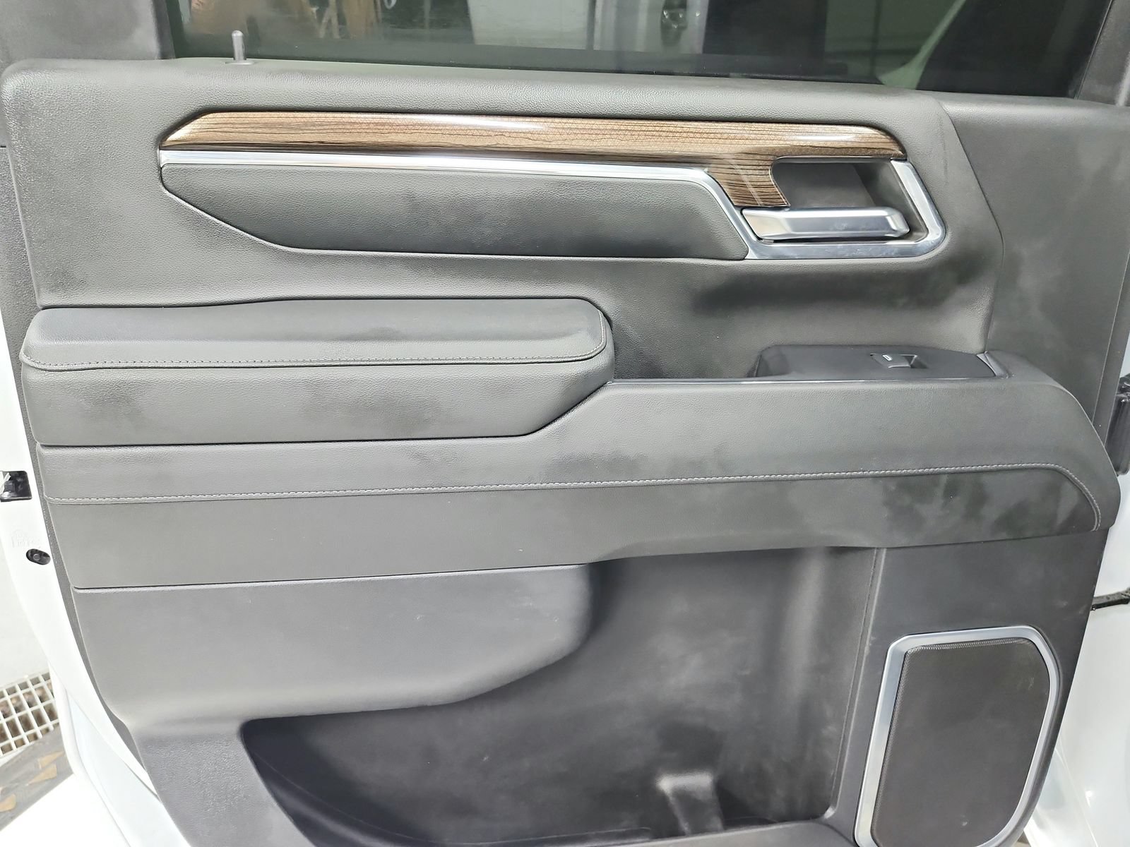 Used 2024 Chevrolet Silverado 2500 LT AWD/4WD image 40