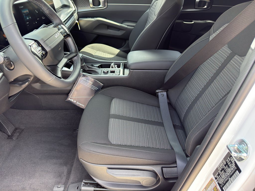 New 2026 Kia Sorento LX FWD image 10