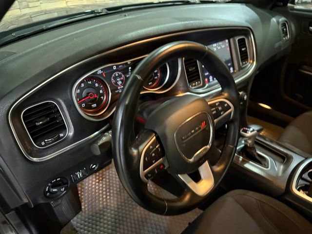 Used 2017 Dodge Charger SXT AWD/4WD image 14