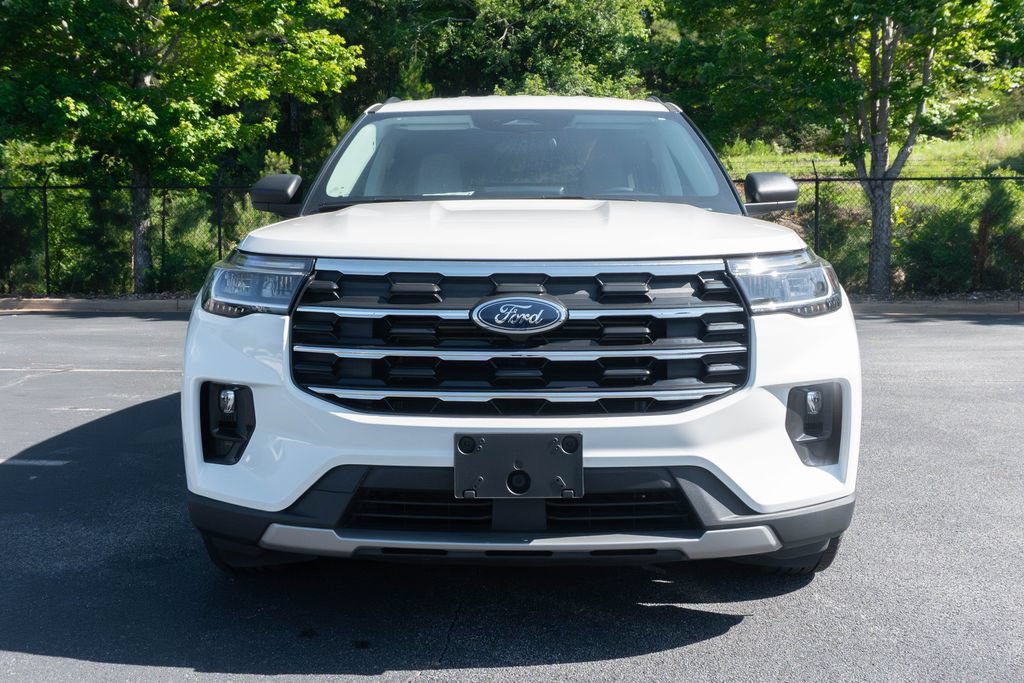 Used 2025 Ford Explorer Active w/ Active Comfort Package RWD image 3