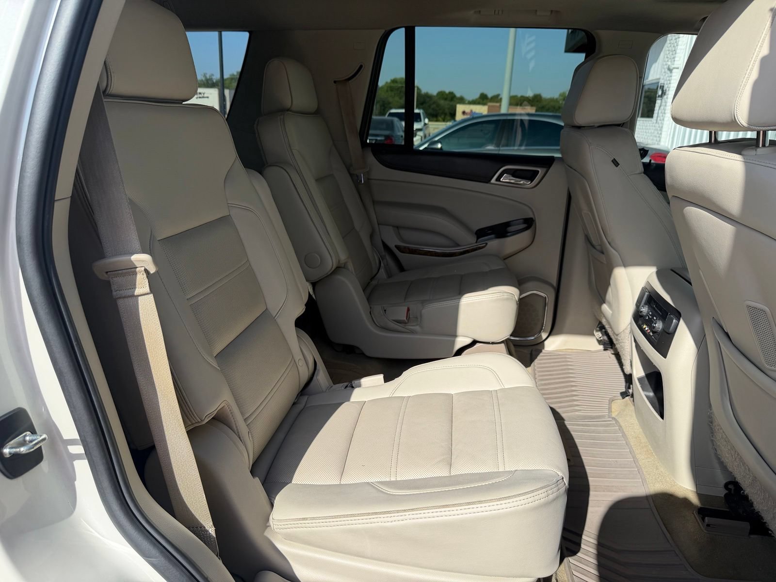 Used 2015 GMC Yukon Denali w/ Open Road Package AWD/4WD image 34