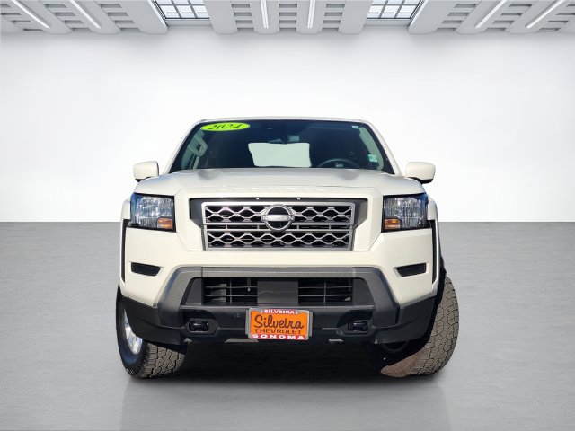 Used 2024 Nissan Frontier SV AWD/4WD image 2