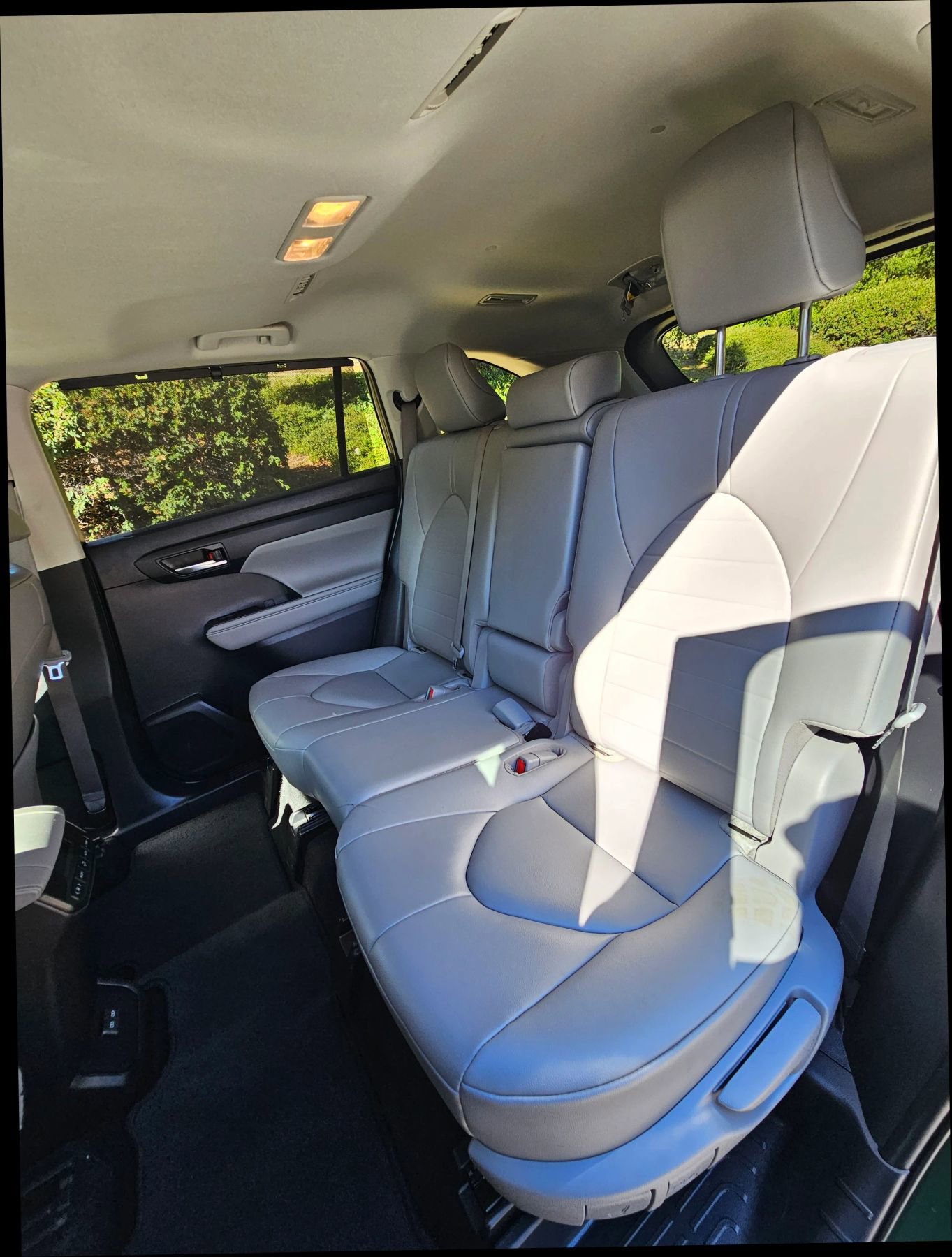 Used 2023 Toyota Highlander XLE image 23