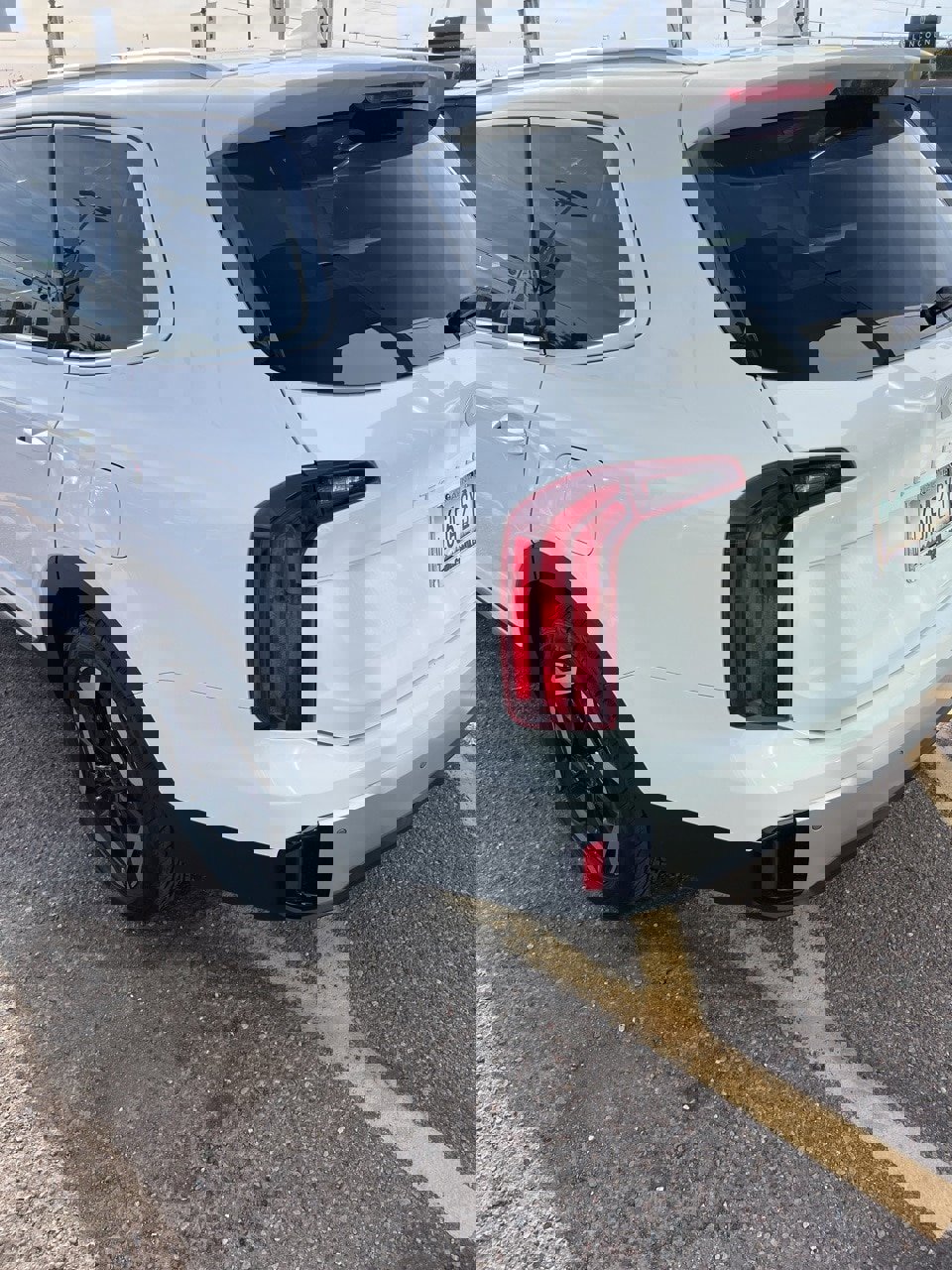 Used 2024 Kia Telluride S w/ S Sunroof Package image 3