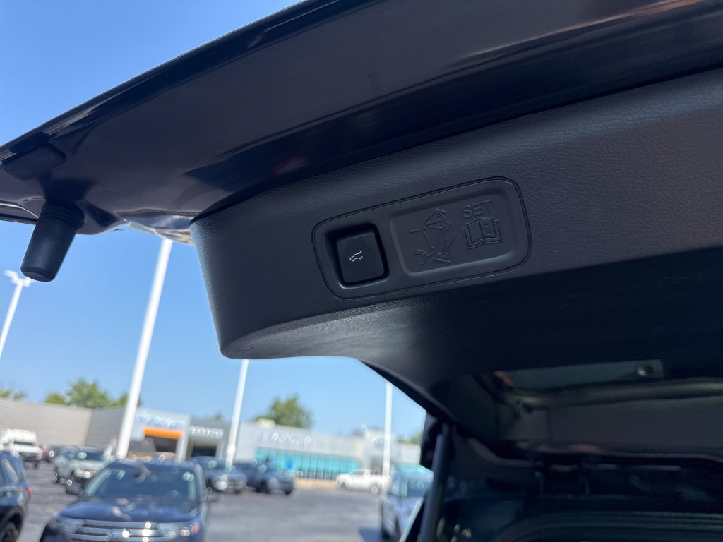 Used 2023 Ford Expedition Limited AWD/4WD image 18
