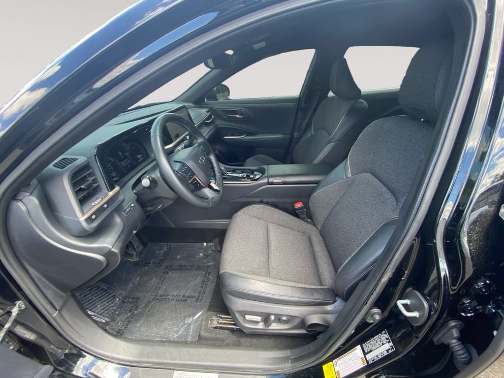 Used 2024 Toyota Crown AWD/4WD image 9