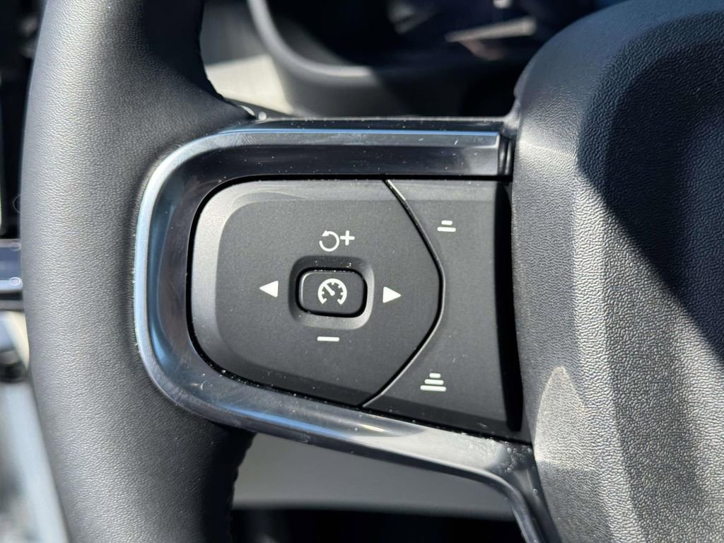Used 2023 Volvo XC40 B5 Ultimate w/ Climate Package AWD/4WD image 20