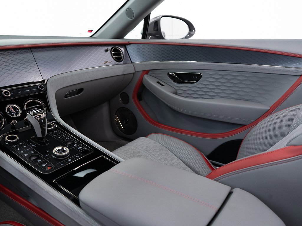 Used 2025 Bentley Continental GT Speed image 33