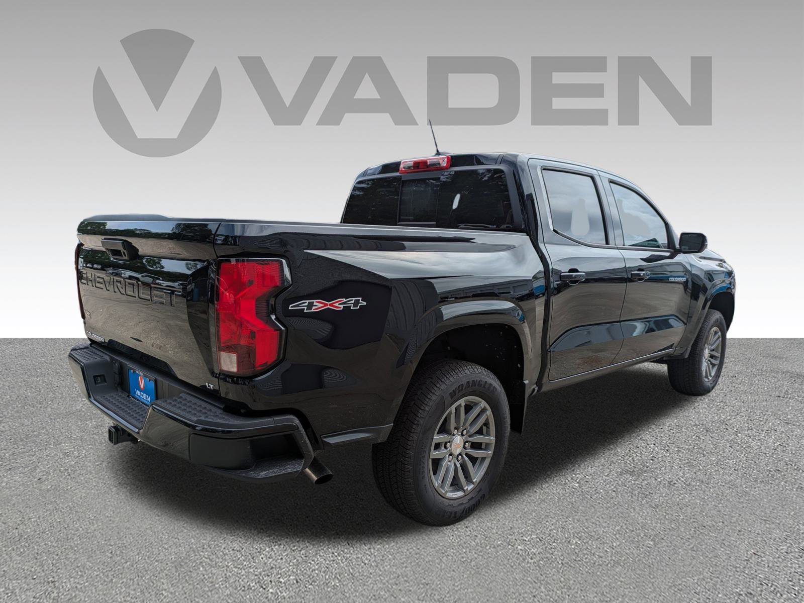 Used 2024 Chevrolet Colorado LT w/ LT Convenience Package II image 19