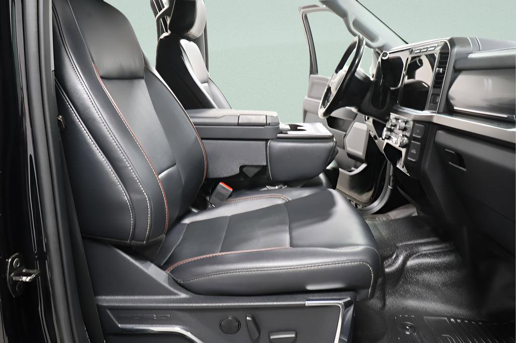 Used 2023 Ford F450 Lariat w/ FX4 Off-Road Package image 31