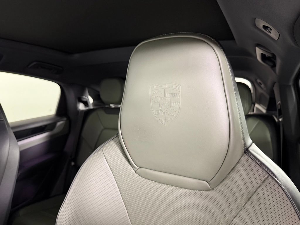 Certified 2025 Porsche Cayenne Coupe AWD/4WD image 22