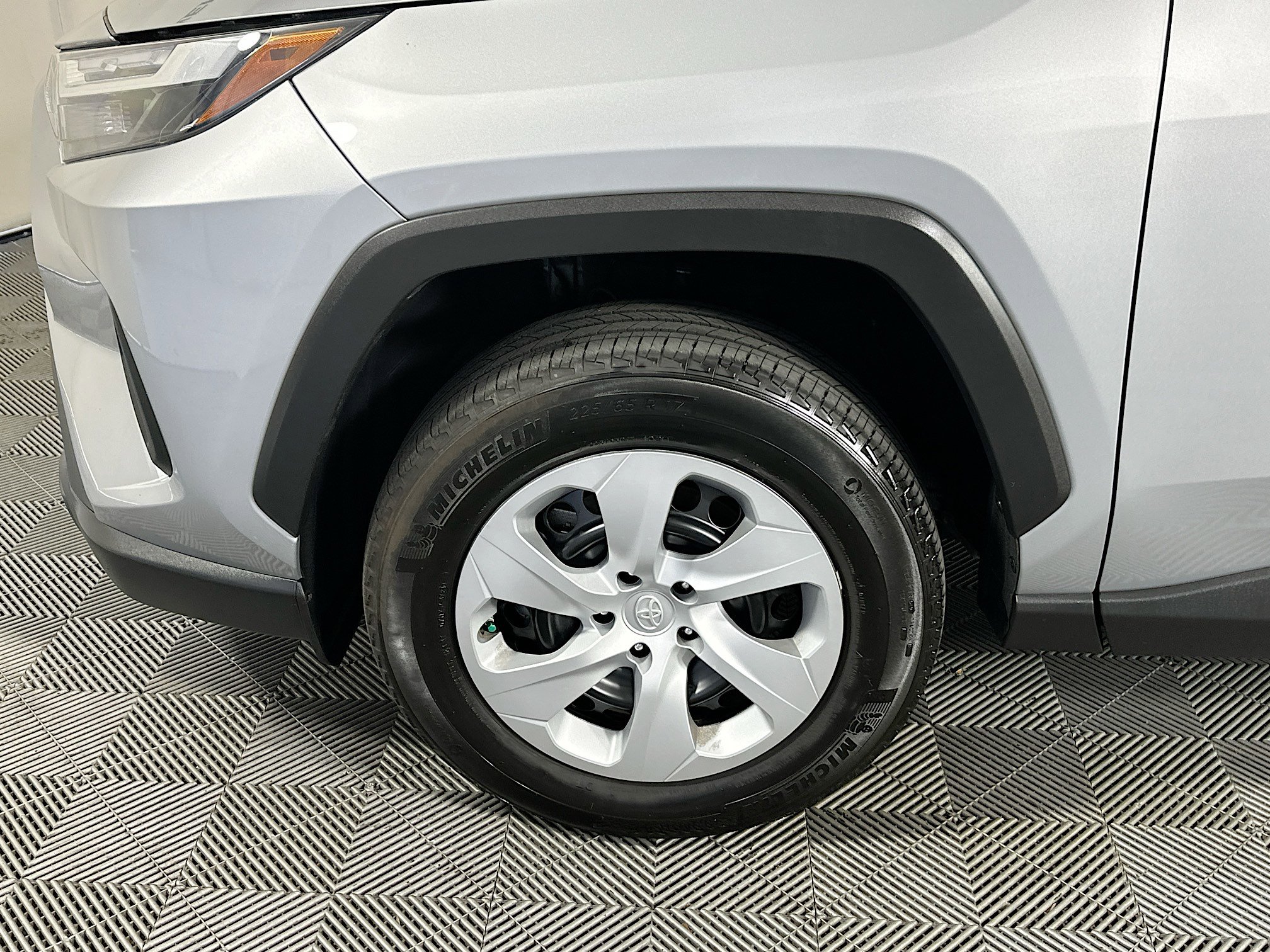 Used 2024 Toyota RAV4 LE image 11