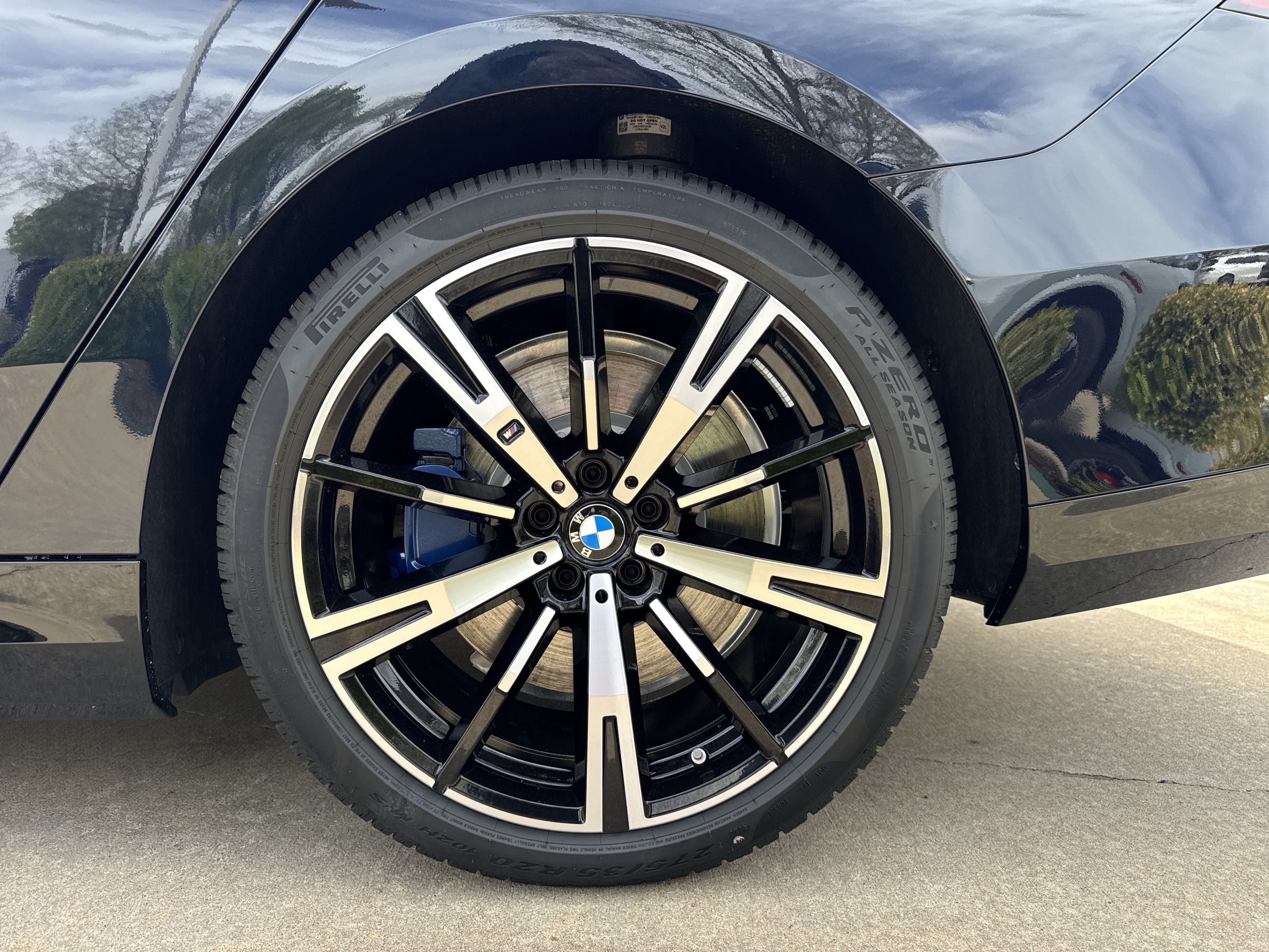 New 2026 BMW 550e xDrive w/ Executive Package AWD/4WD image 27