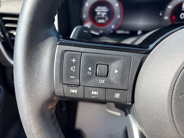 Used 2023 Nissan Rogue Platinum AWD/4WD image 11