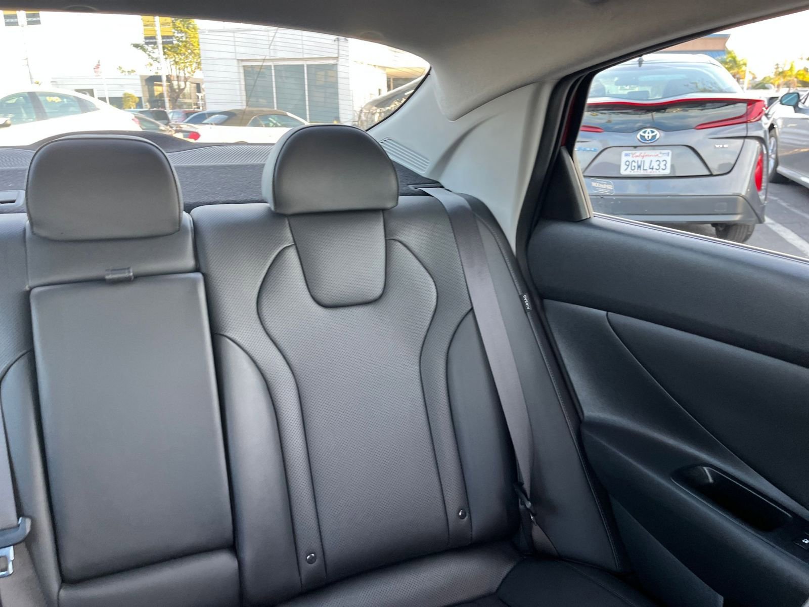 Used 2025 Hyundai Elantra Limited image 40