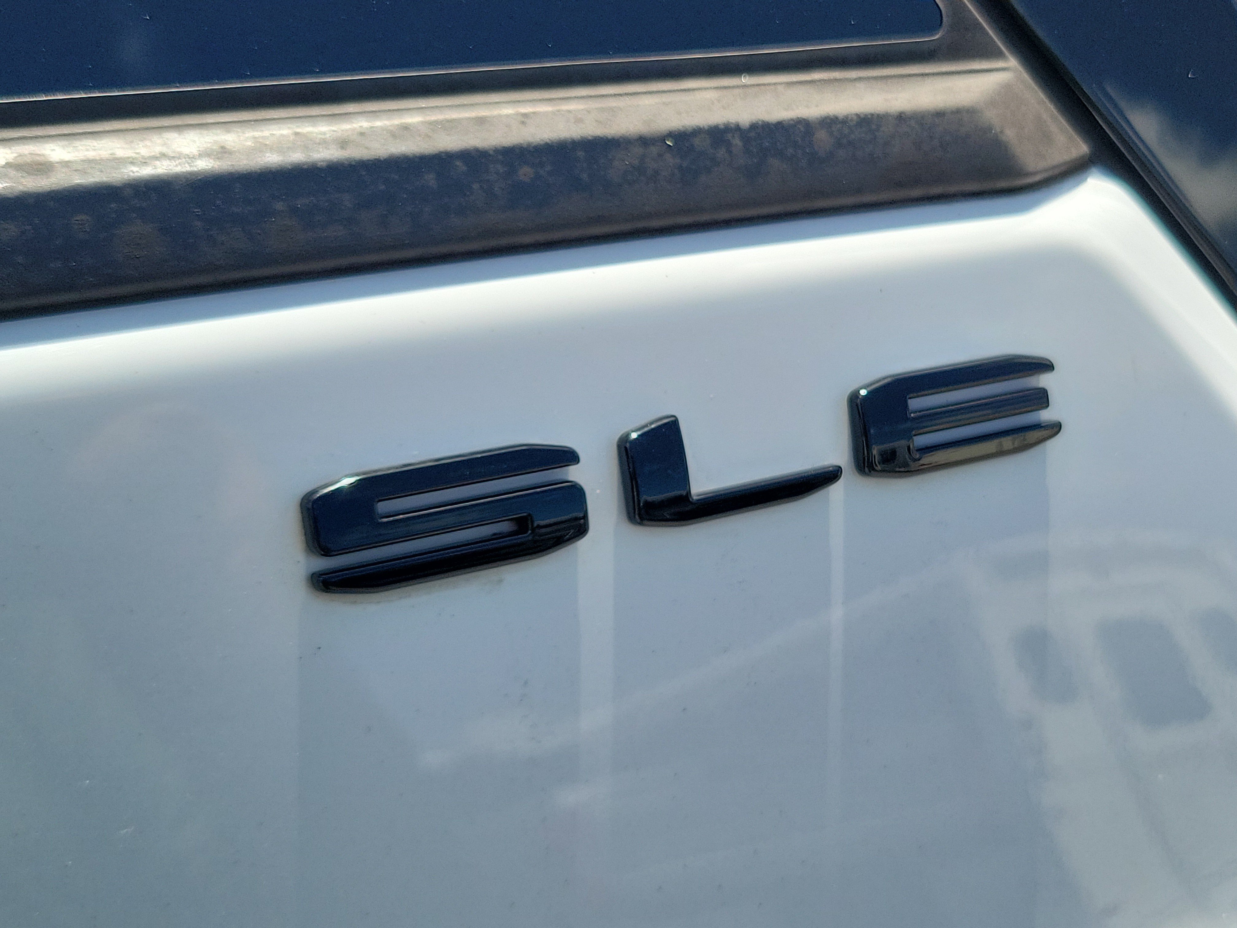 Used 2023 GMC Terrain SLE w/ Driver Convenience Package FWD image 34