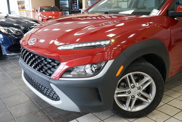 Used 2022 Hyundai Kona SE image 19