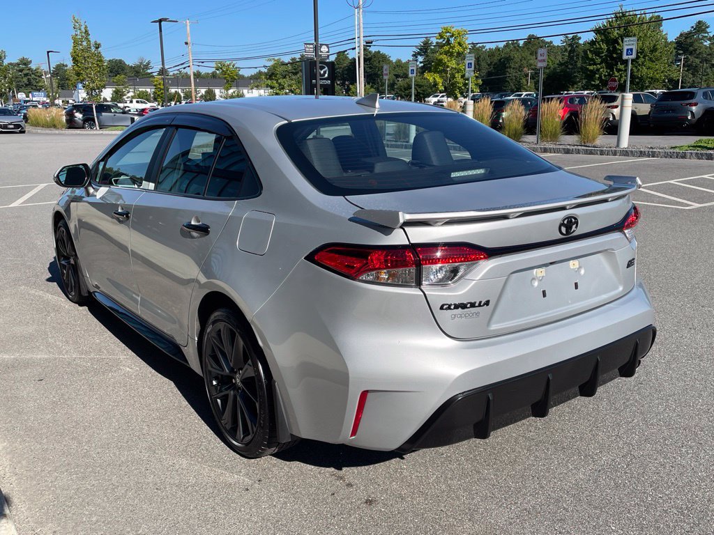Used 2025 Toyota Corolla SE w/ SE Premium Package FWD image 6