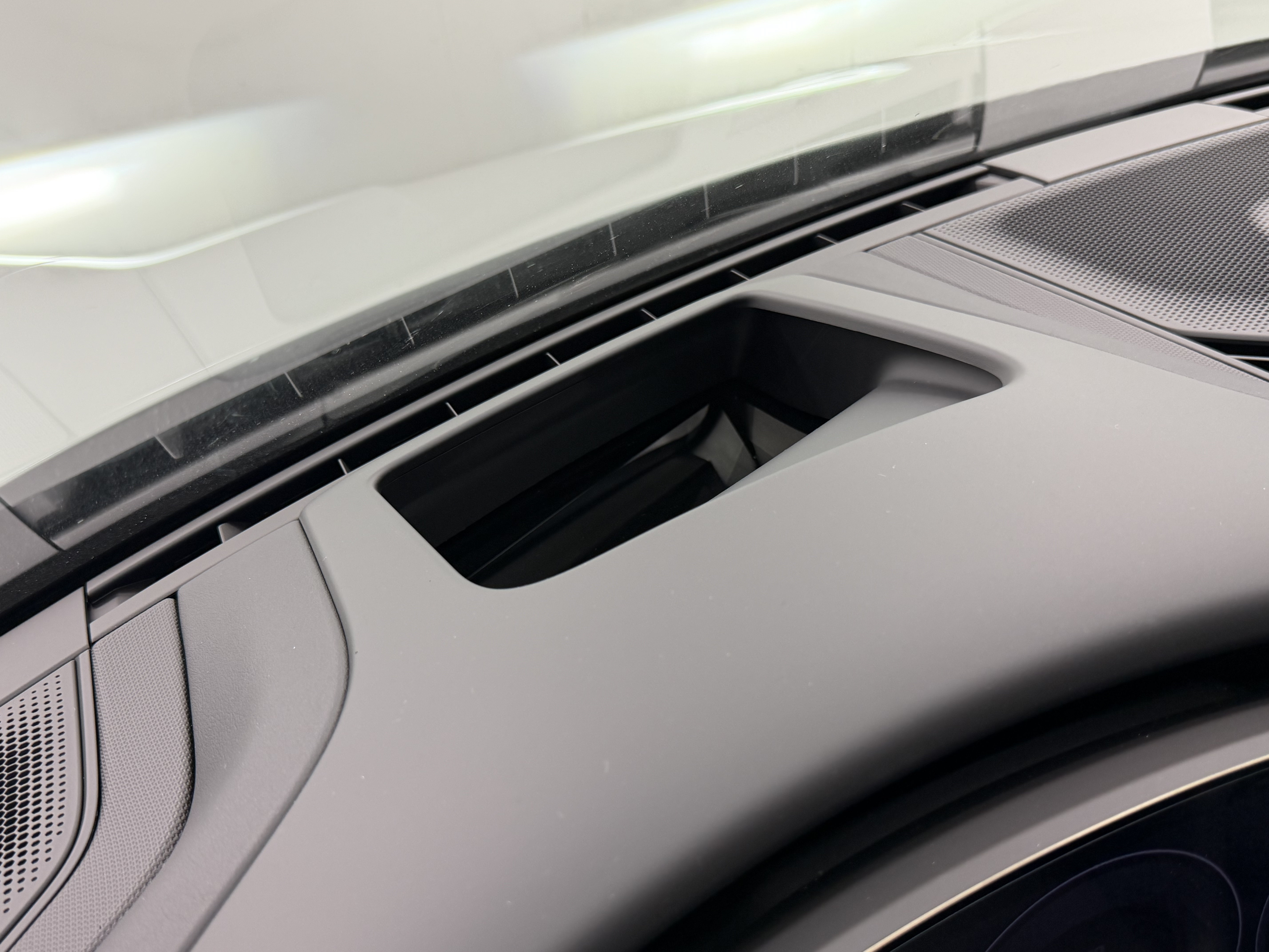New 2026 Porsche Taycan 4S AWD/4WD image 58