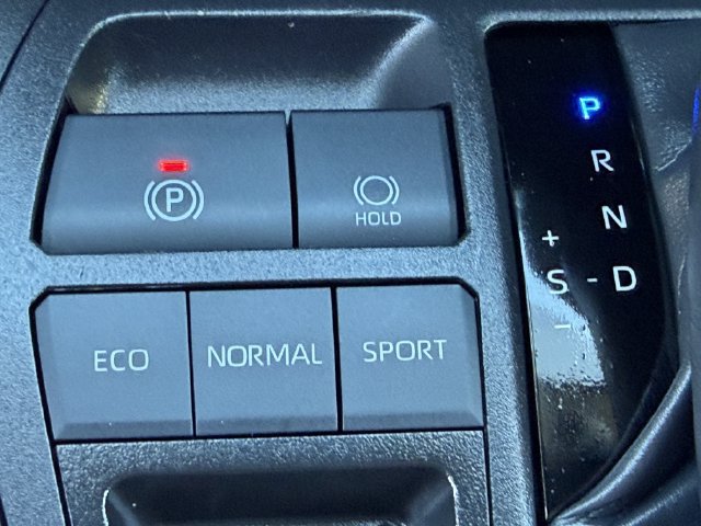 Used 2025 Toyota RAV4 LE FWD image 17
