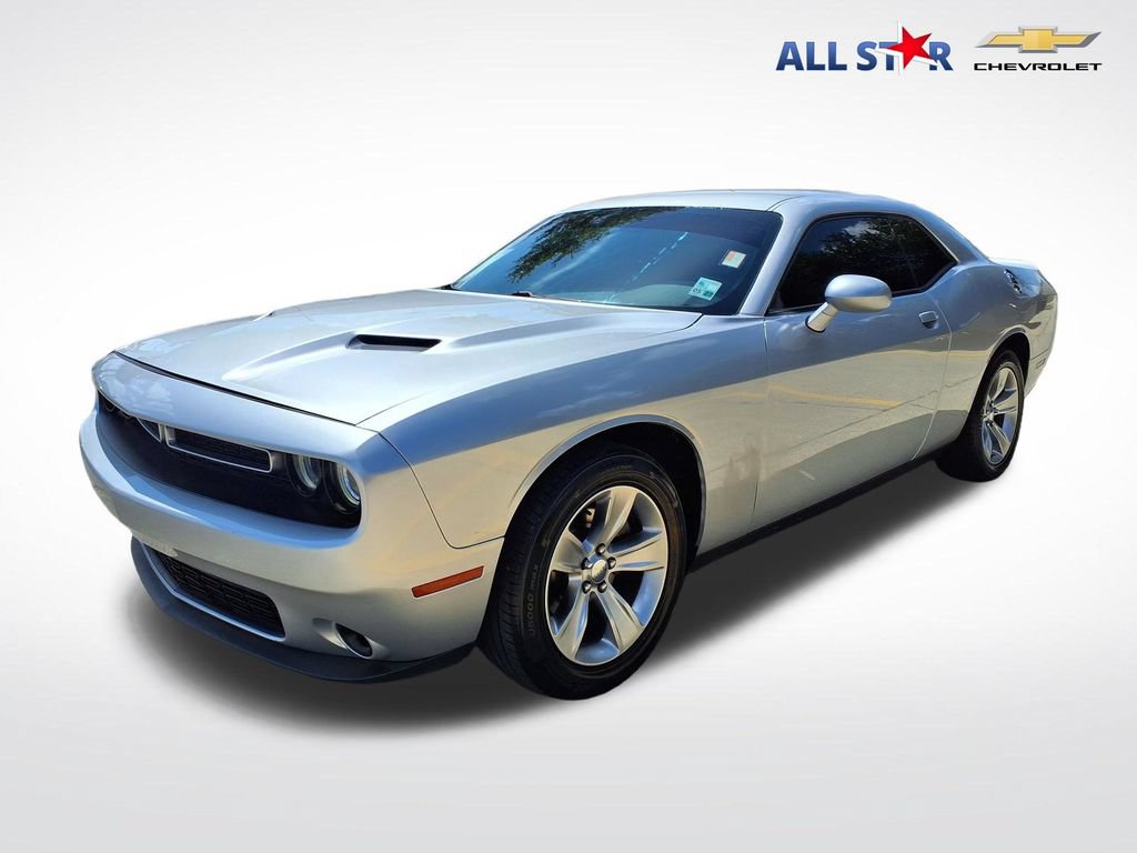 Used 2021 Dodge Challenger SXT RWD image 1
