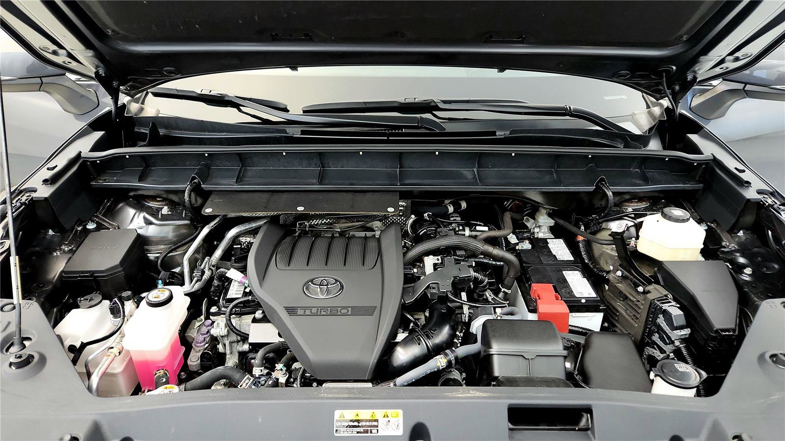 Certified 2023 Toyota Highlander L image 37