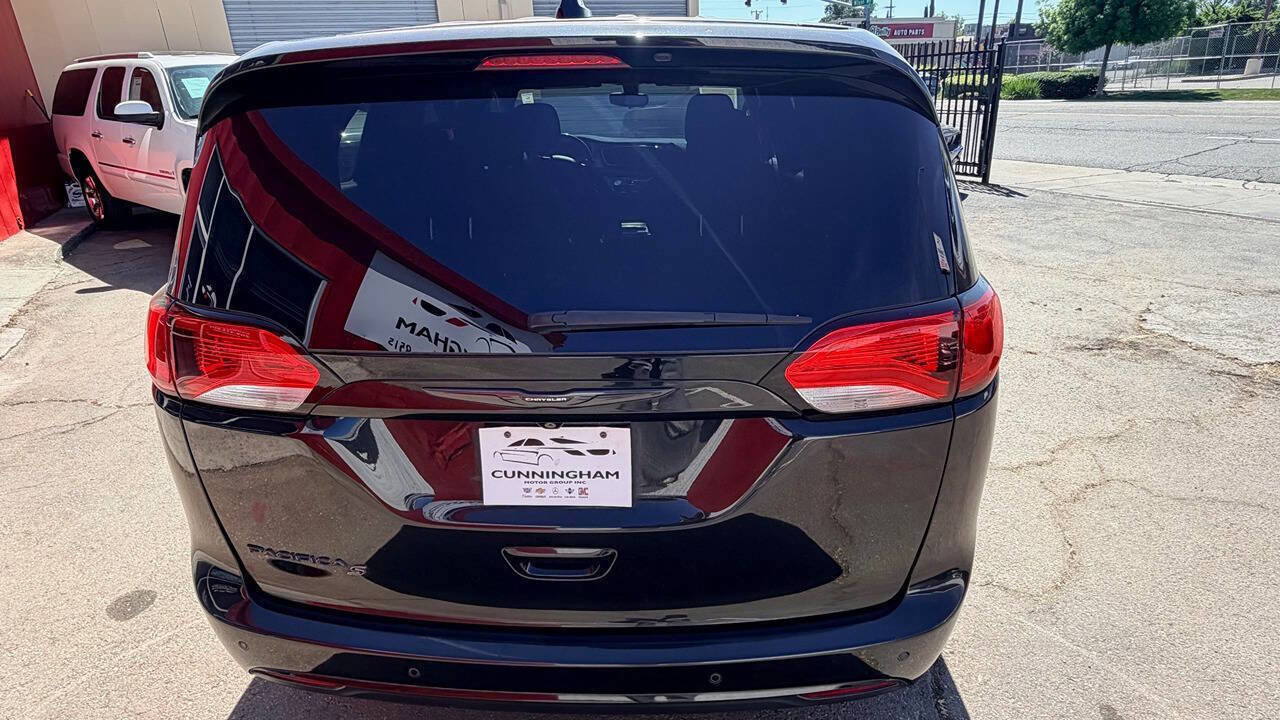 Used 2018 Chrysler Pacifica Touring Plus w/ S Appearance Package image 7