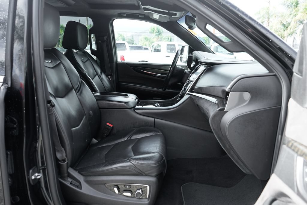 Used 2016 Cadillac Escalade ESV Platinum AWD/4WD image 49