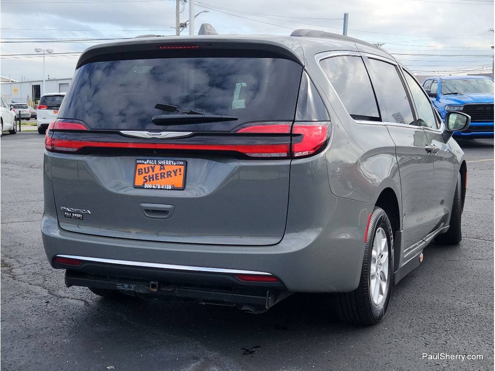 Used 2022 Chrysler Pacifica Touring-L FWD image 15