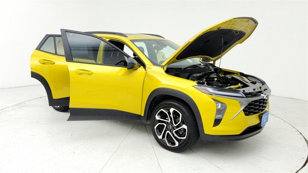 Certified 2024 Chevrolet Trax RS w/ Sunroof Package image 13