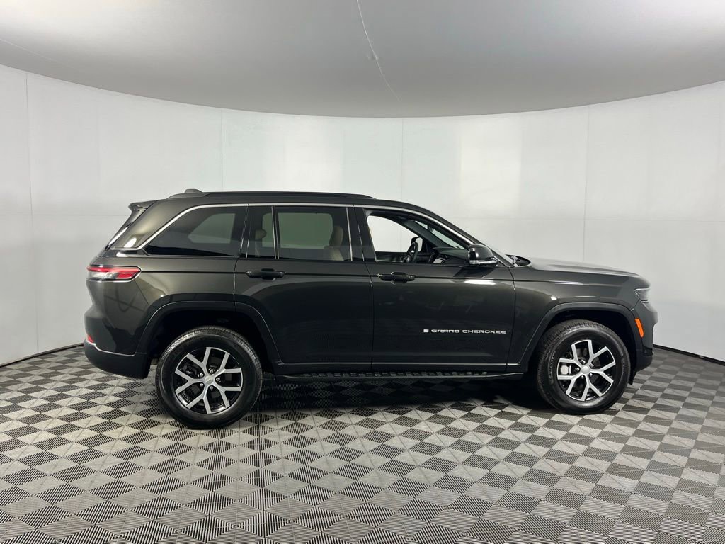 Used 2024 Jeep Grand Cherokee Limited w/ Luxury Tech Group II image 5