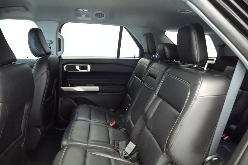 Used 2023 Ford Explorer XLT w/ Equipment Group 202A AWD/4WD image 24
