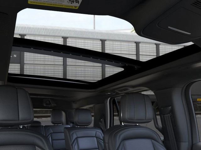 New 2026 Lincoln Navigator Reserve w/ Jet Appearance Package AWD/4WD image 22