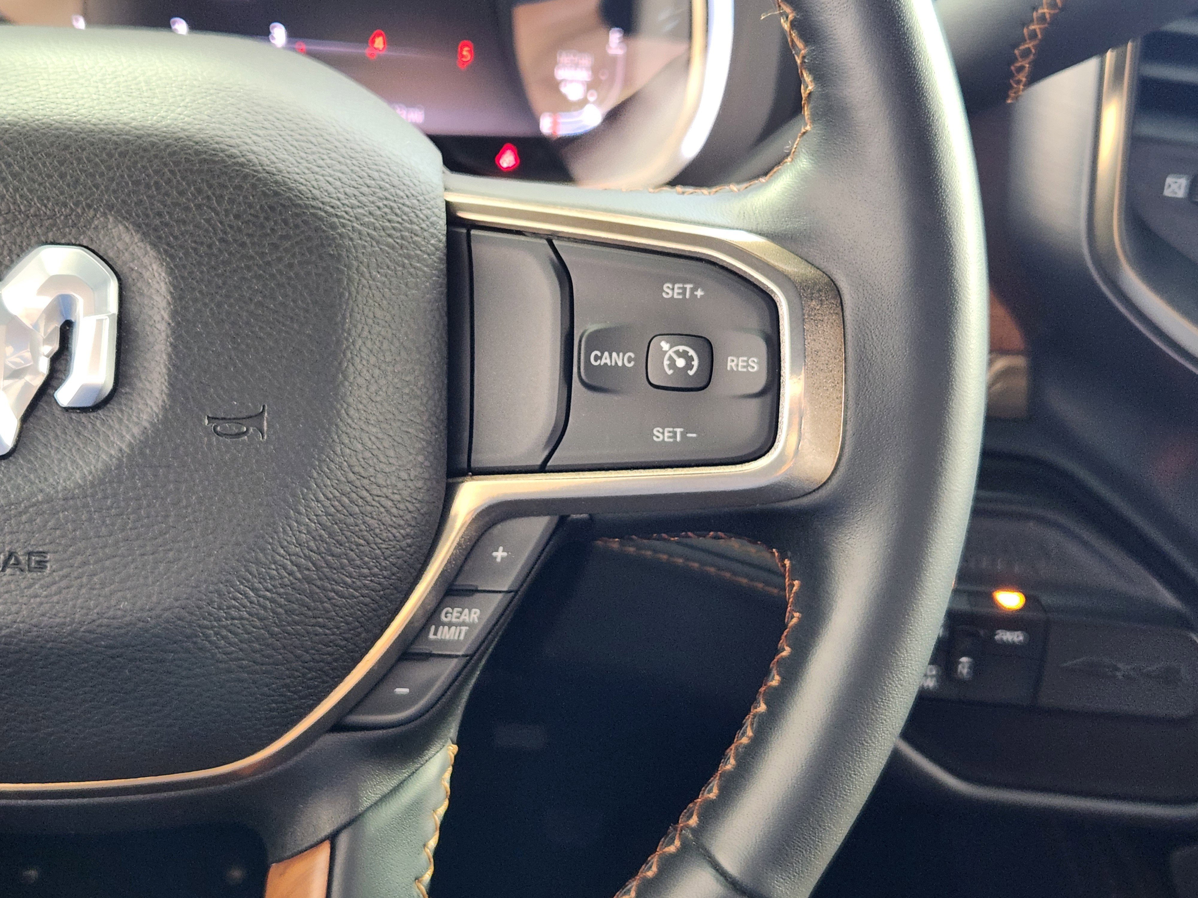 Used 2024 RAM 2500 Limited image 19