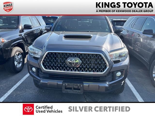 Used 2018 Toyota Tacoma TRD Sport AWD/4WD image 3