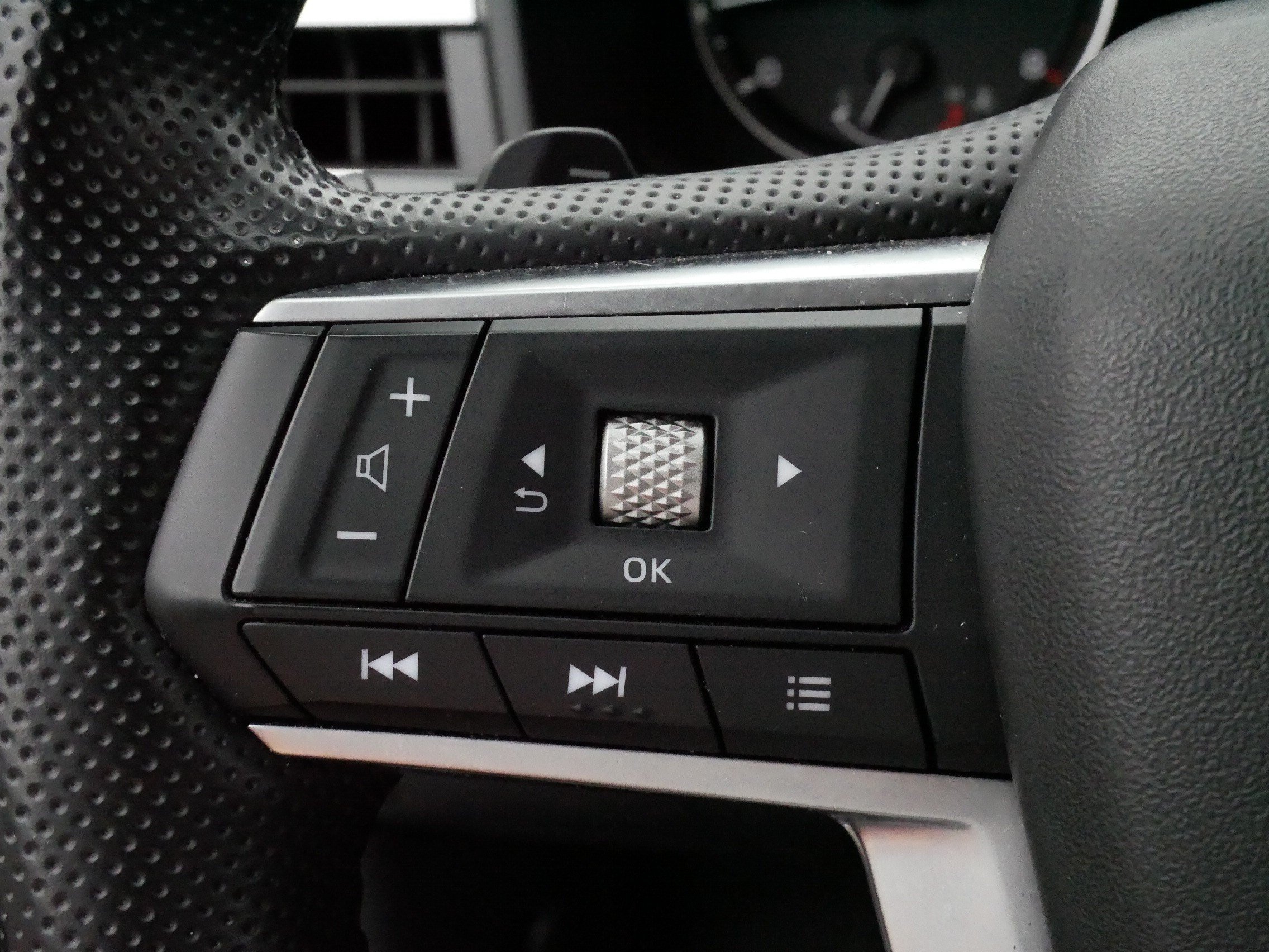 Used 2024 Mitsubishi Outlander SE AWD/4WD image 27