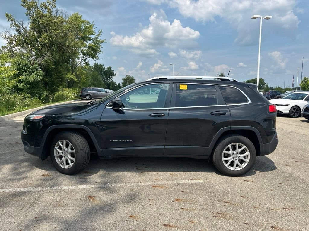 Used 2016 Jeep Cherokee Latitude w/ Cold Weather Group AWD/4WD image 7