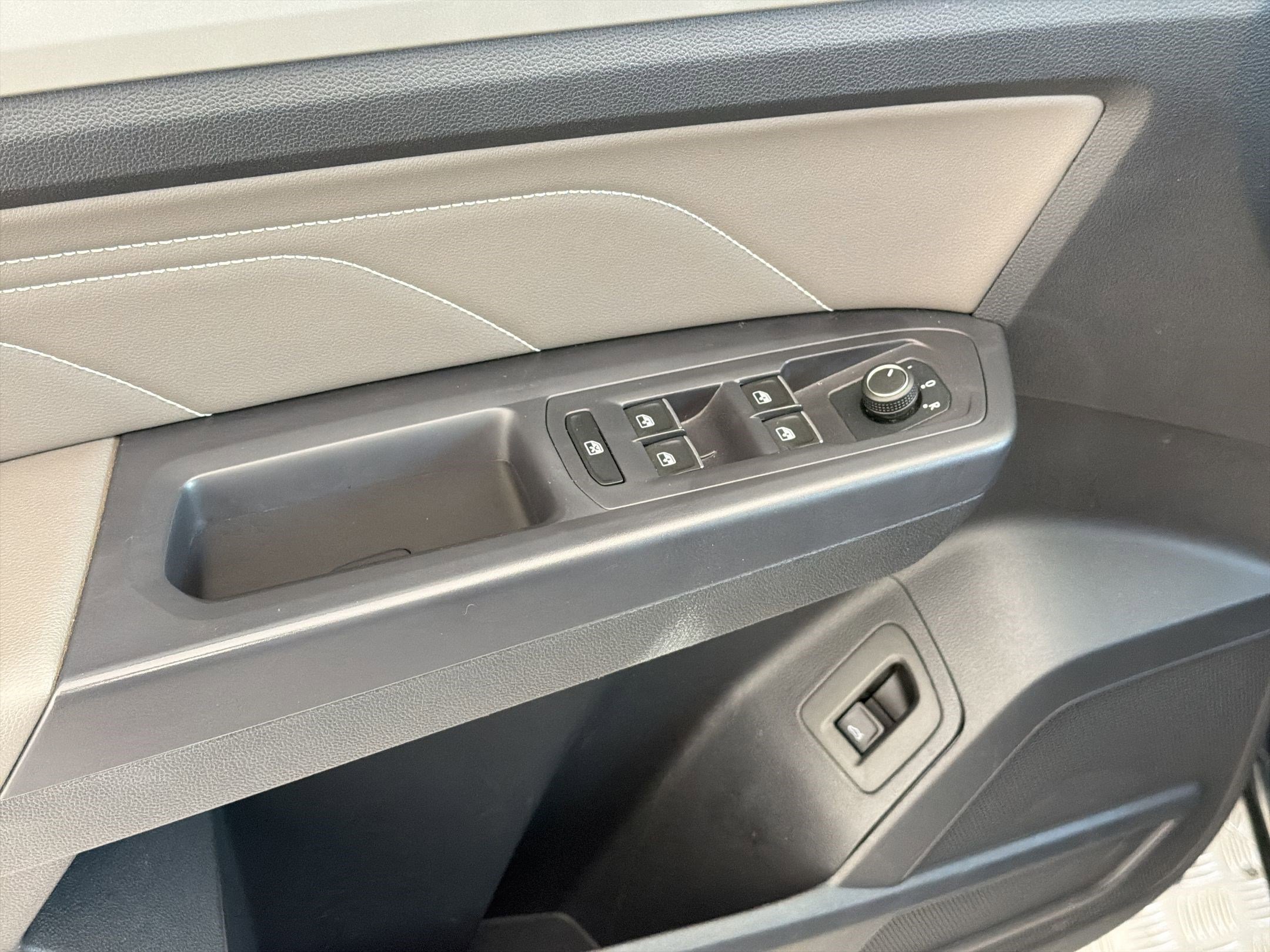 Used 2021 Volkswagen Atlas SEL R-Line image 22