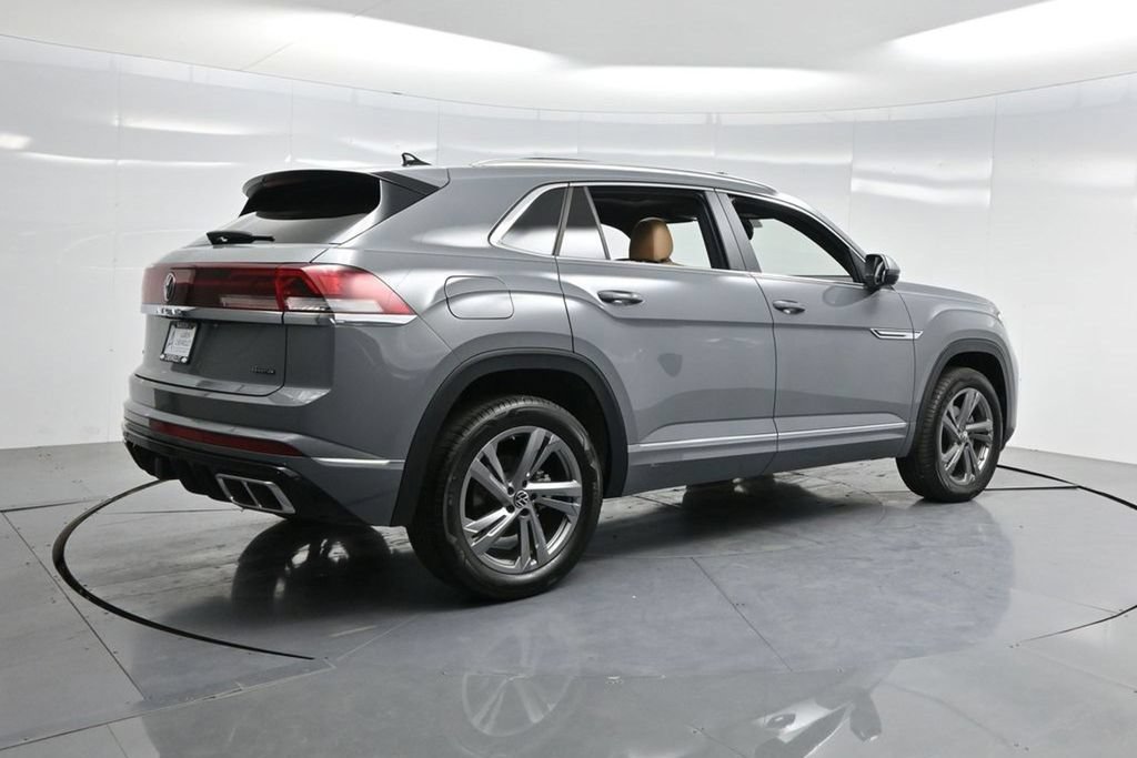 Used 2024 Volkswagen Atlas Cross Sport SEL R-Line AWD/4WD image 49