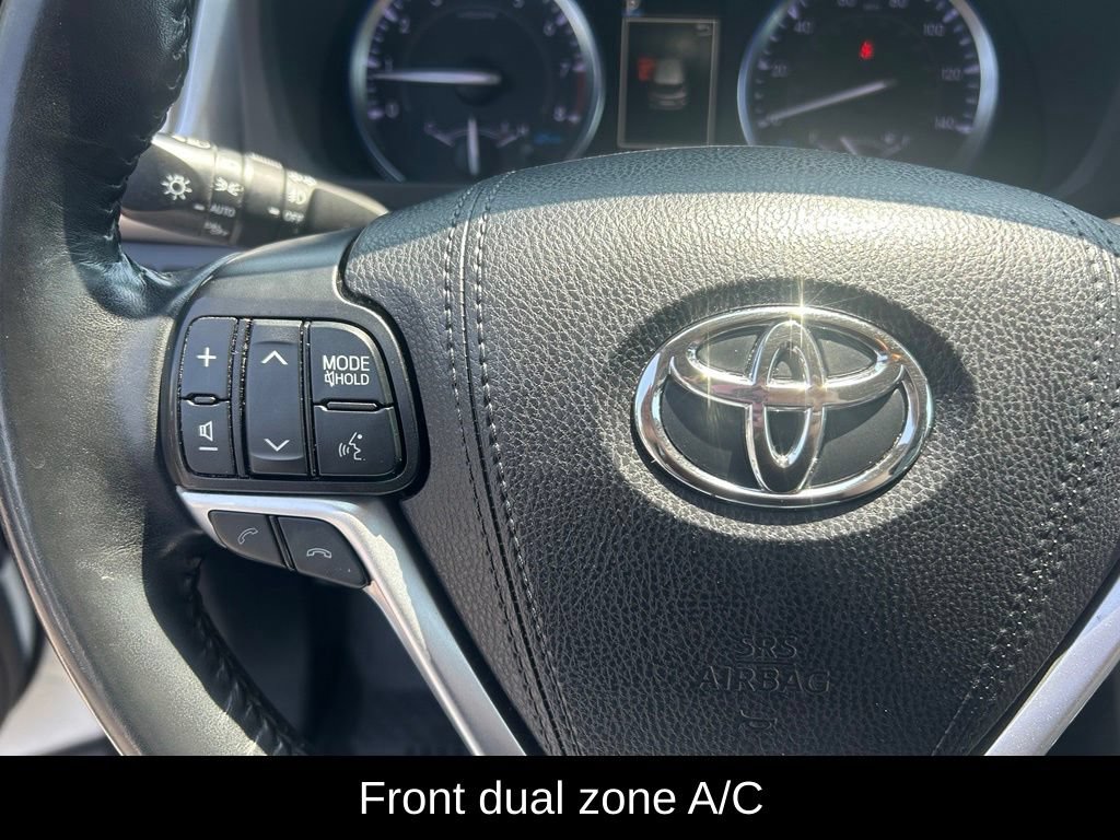 Used 2019 Toyota Highlander XLE AWD/4WD image 10