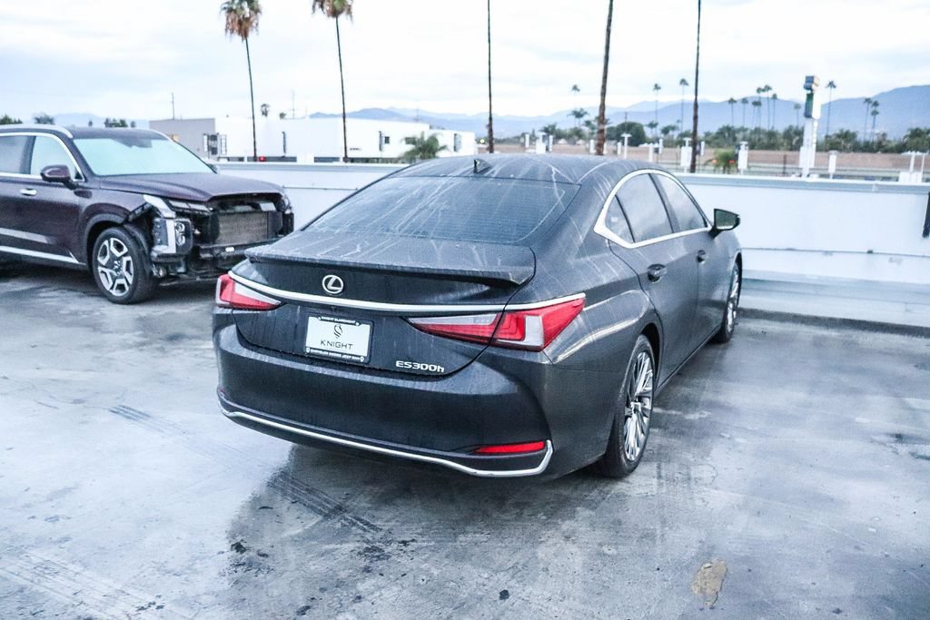 Used 2025 Lexus ES 300h w/ Luxury Package FWD image 9