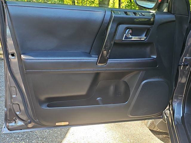 Used 2023 Toyota 4Runner TRD Off-Road Premium w/ Off Road Premium Plus Package AWD/4WD image 8